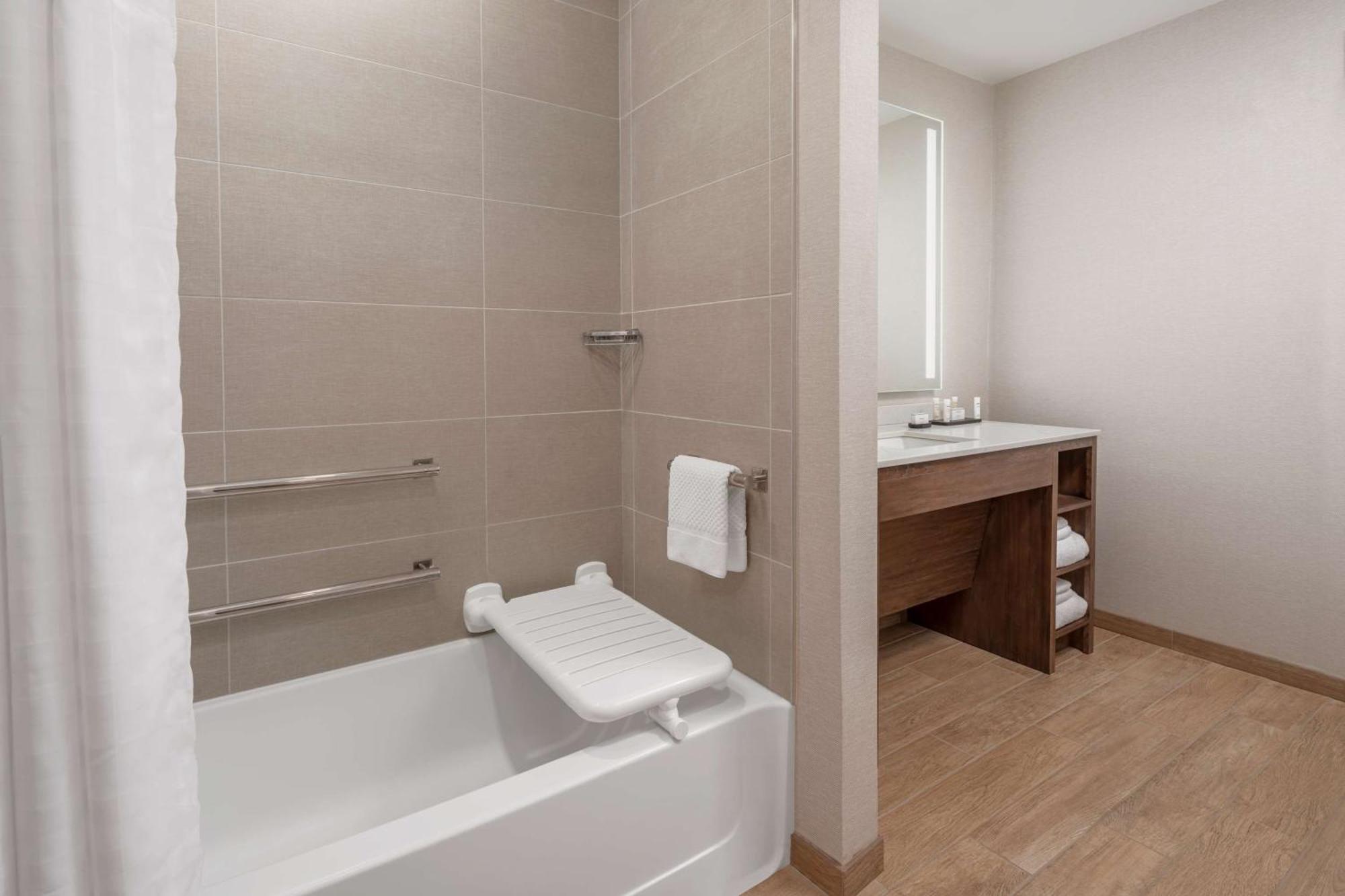 מאונט פלזנט Embassy Suites By Hilton Charleston Harbor Mt. Pleasant מראה חיצוני תמונה
